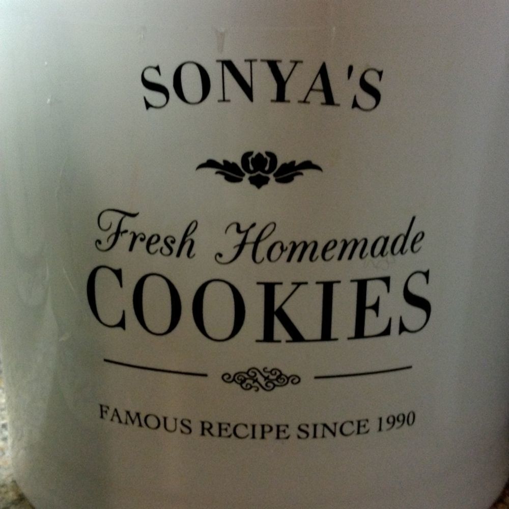 Sonya's Cookie Jar - Picture 2 of 4